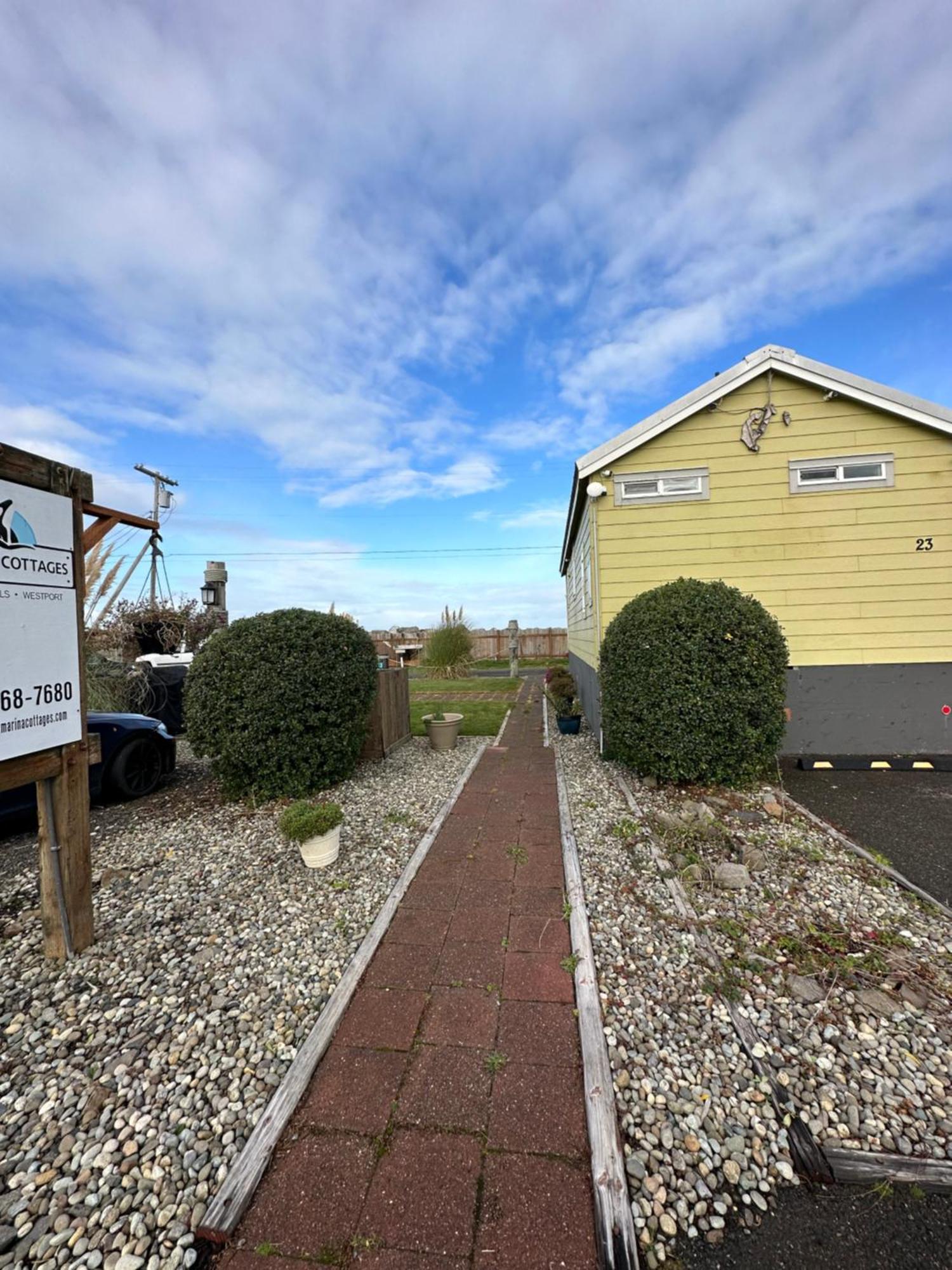 Westport Marina Cottages Exterior photo