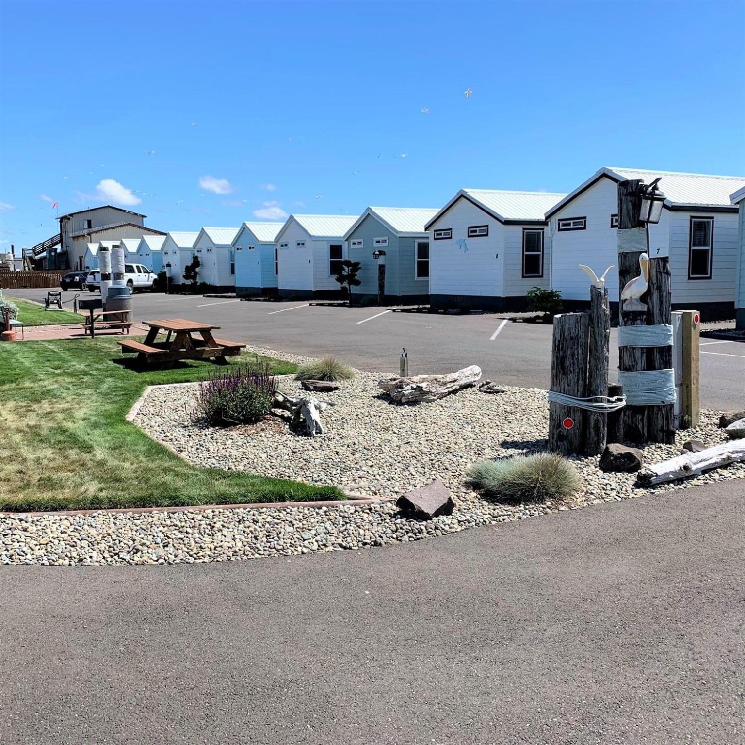 Westport Marina Cottages Exterior photo