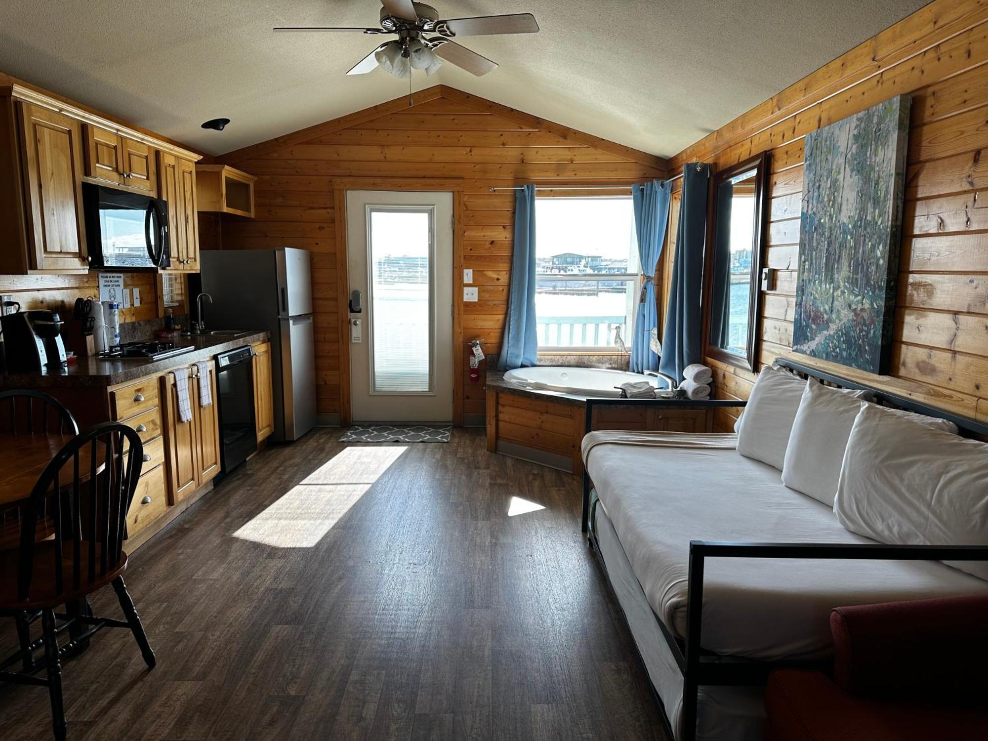 Westport Marina Cottages Room photo