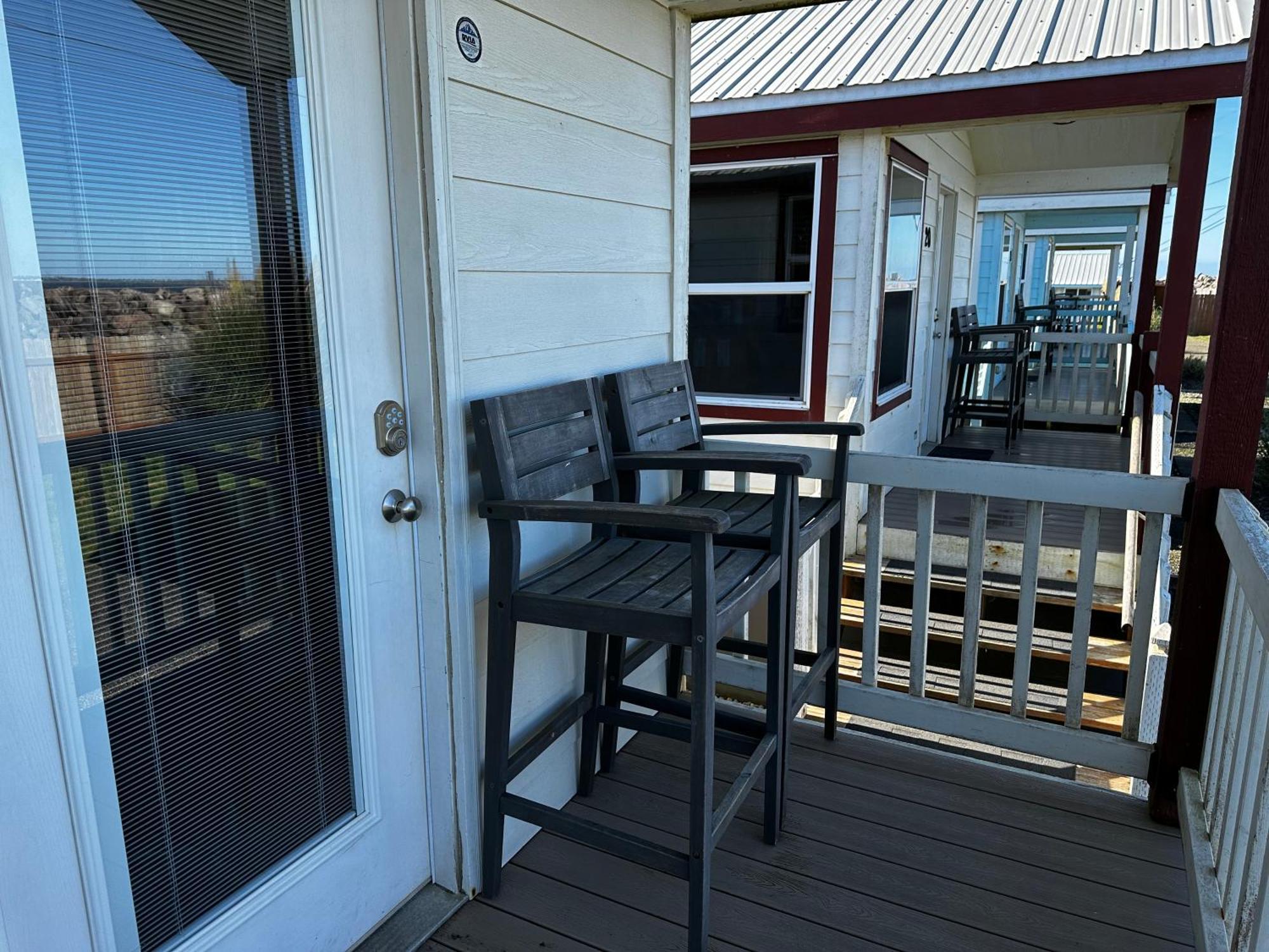 Westport Marina Cottages Exterior photo