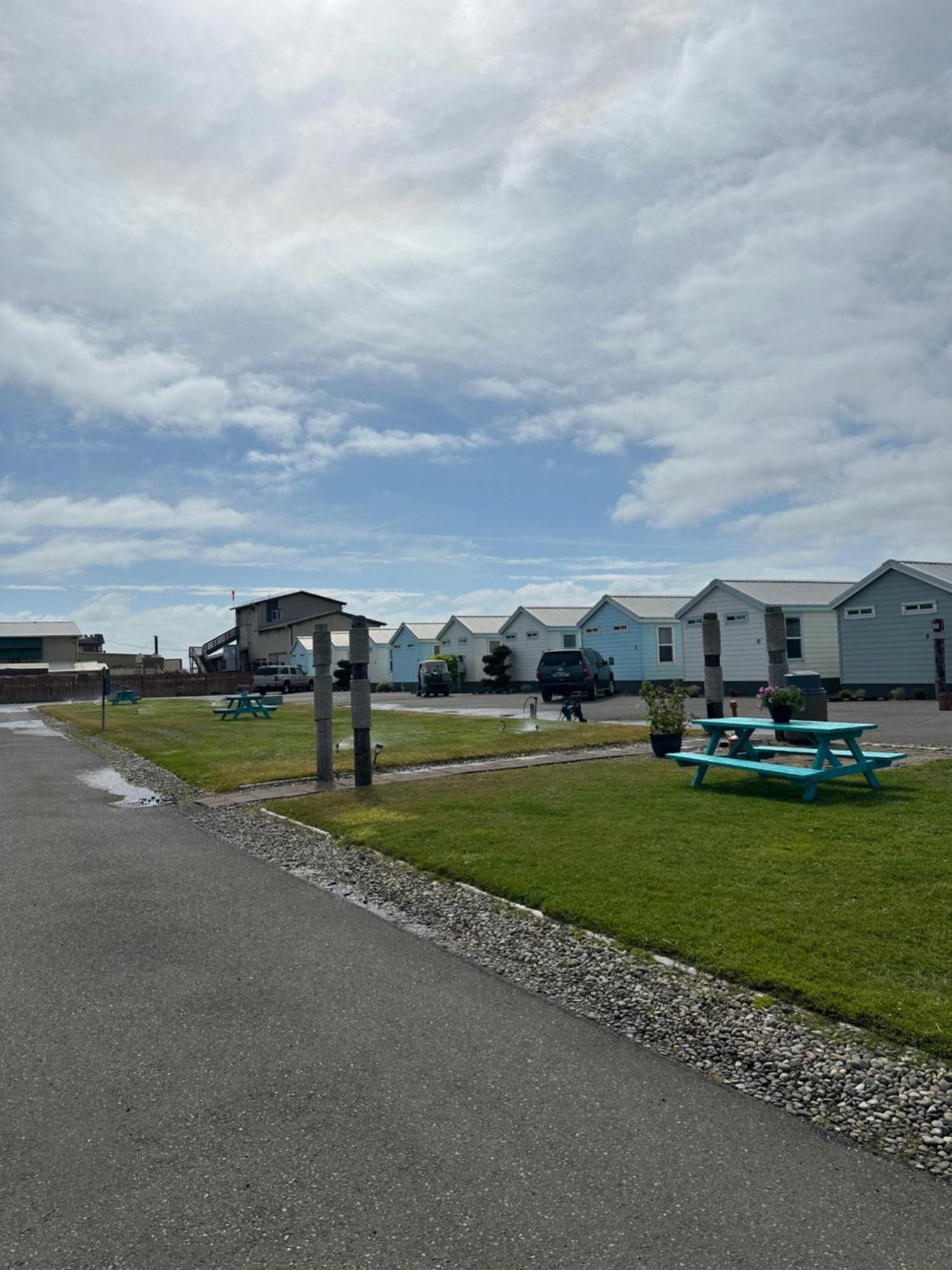 Westport Marina Cottages Exterior photo