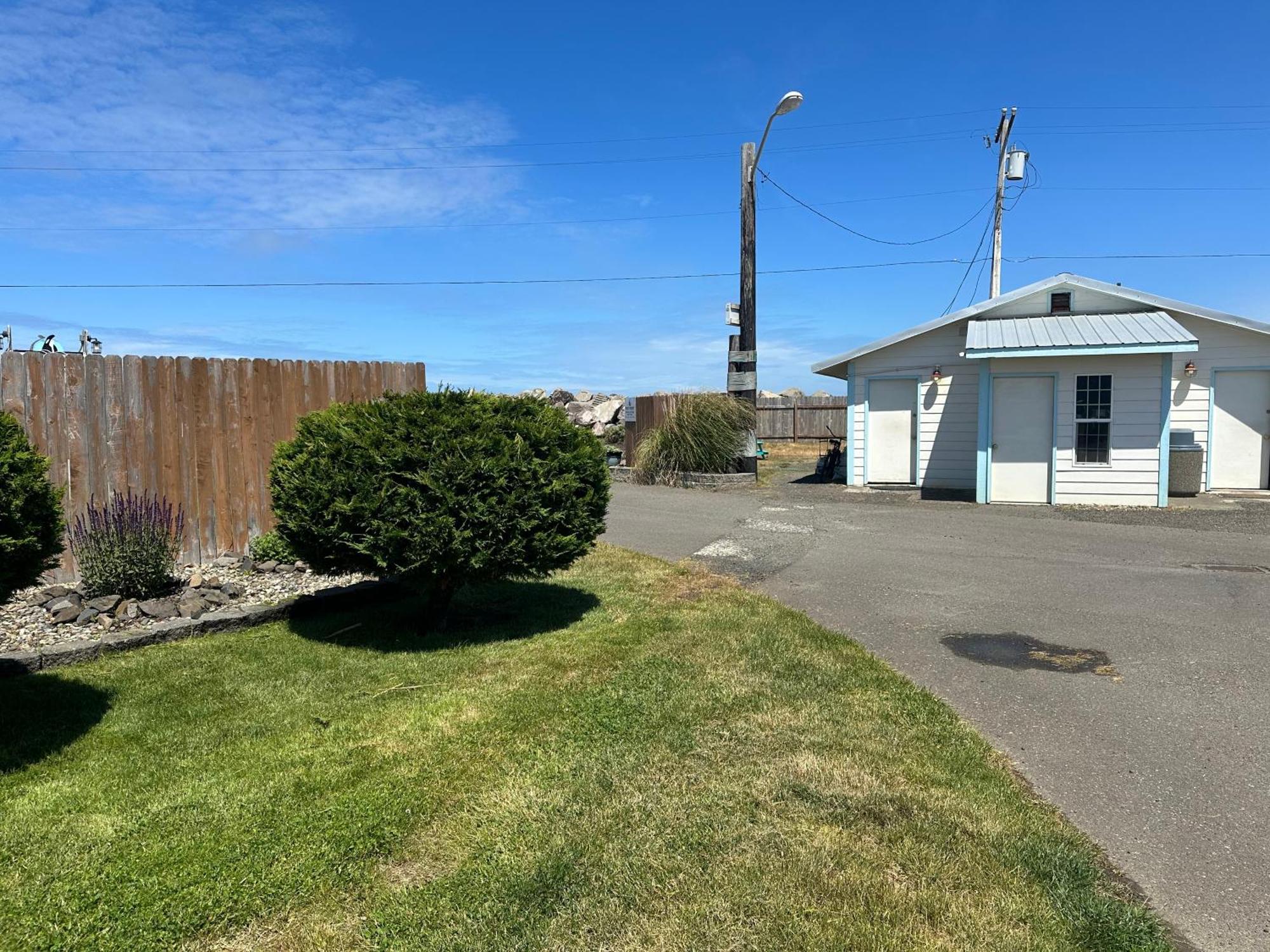 Westport Marina Cottages Exterior photo